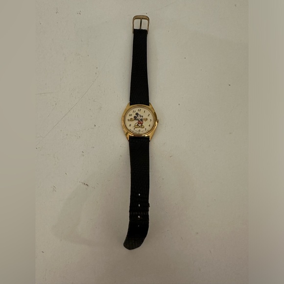 Vintage Disney Mickey Mouse Lorus Watch, Lorus by Seiko Mickey Mouse Watch 27mm - Picture 2 of 6